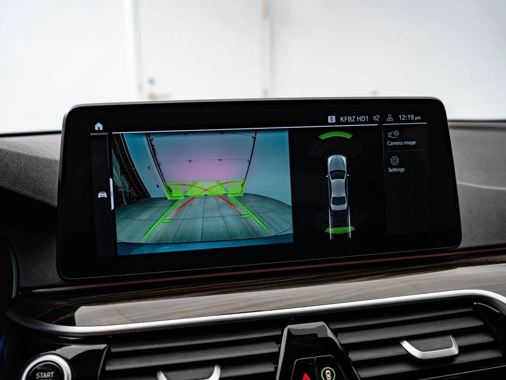 Used 2022 Bluestone Metallic BMW 530i xDrive image 34