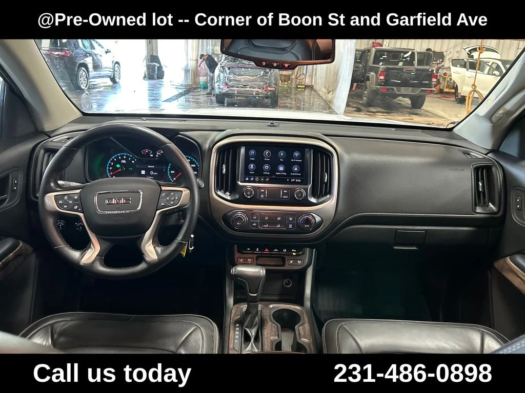 Used 2021 White GMC Denali image 18