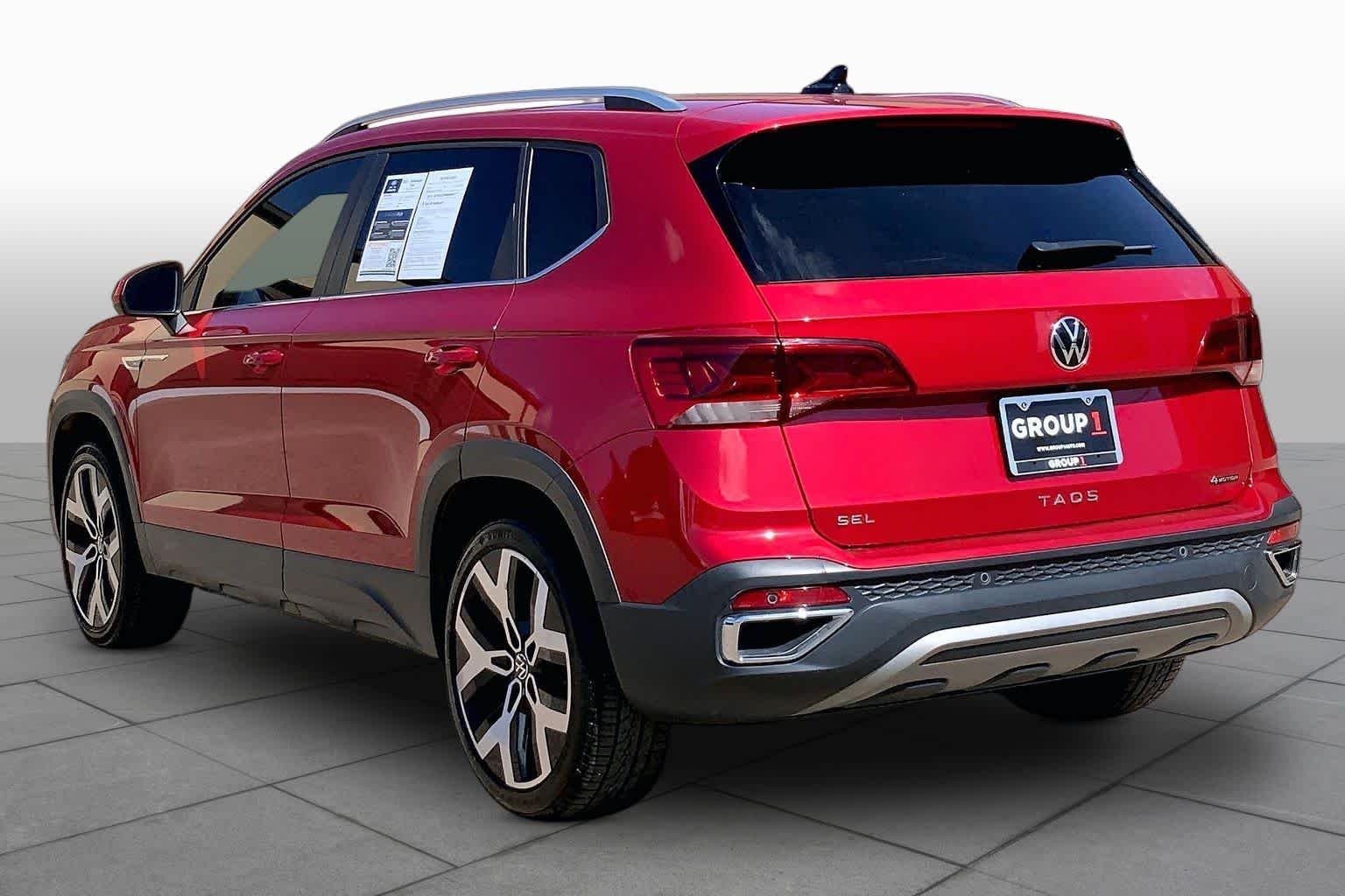 Certified Used 2022 Kings Red Metallic Volkswagen SEL image 12