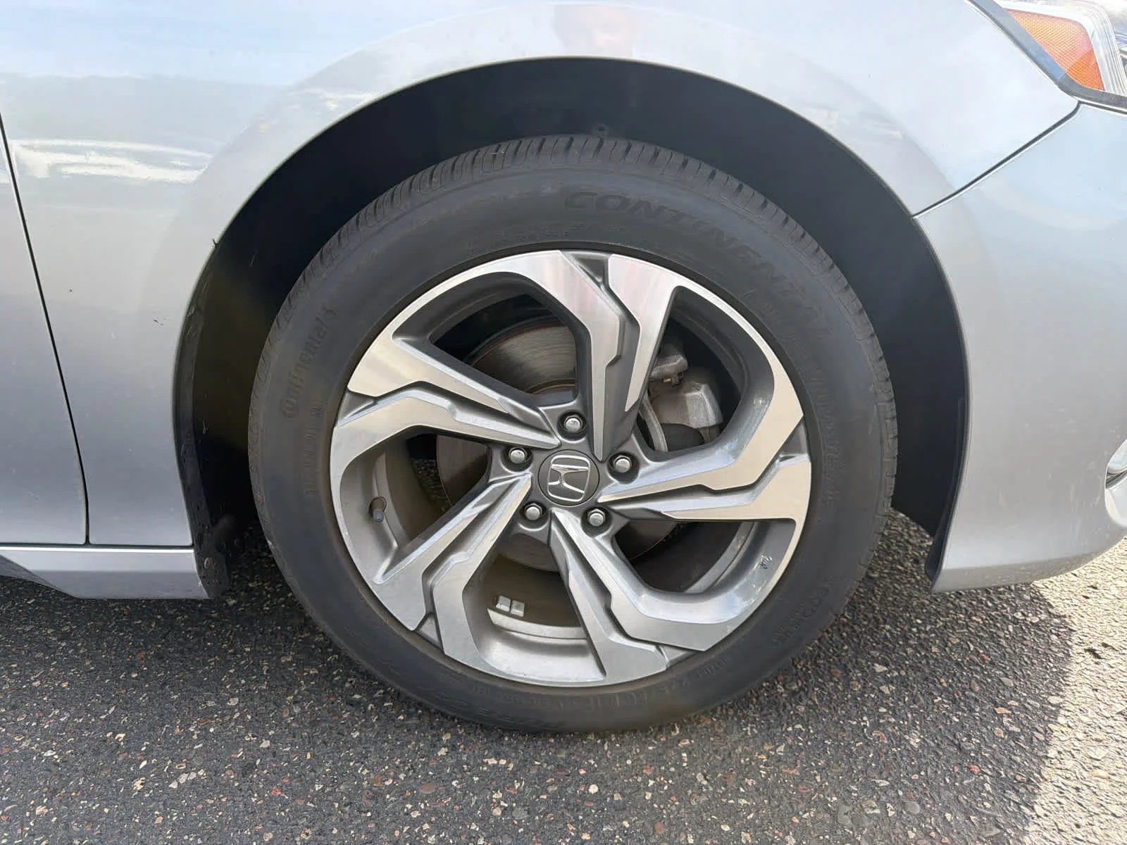 Certified Used 2018 Silver Honda EX-L 1.5T image 4