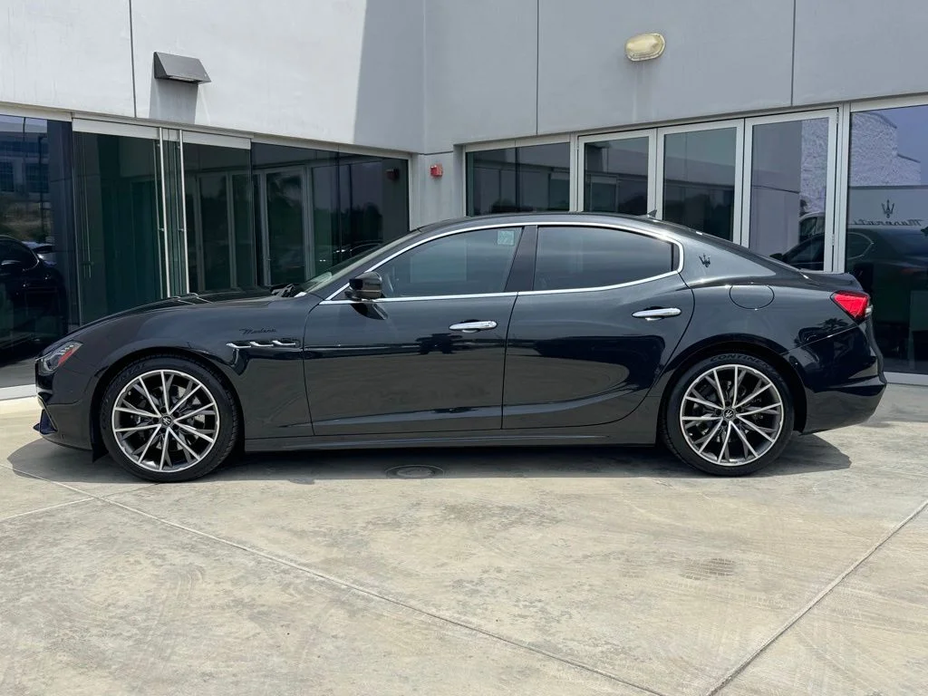 Used 2023 Nero Ribelle Metallic Maserati Modena Q4 image 5