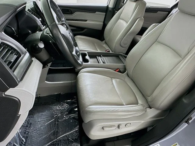 Used 2018 Silver Honda EX-L image 9