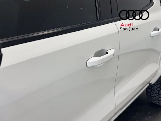 Used 2023 White GMC AT4 image 8
