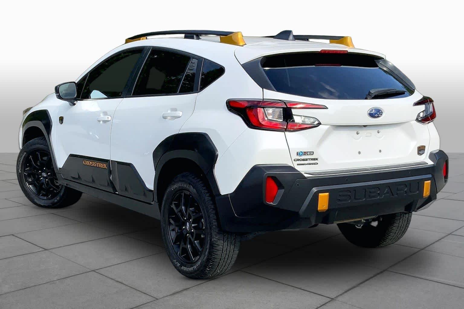 Used 2024 Crystal White Pearl Subaru Wilderness image 11