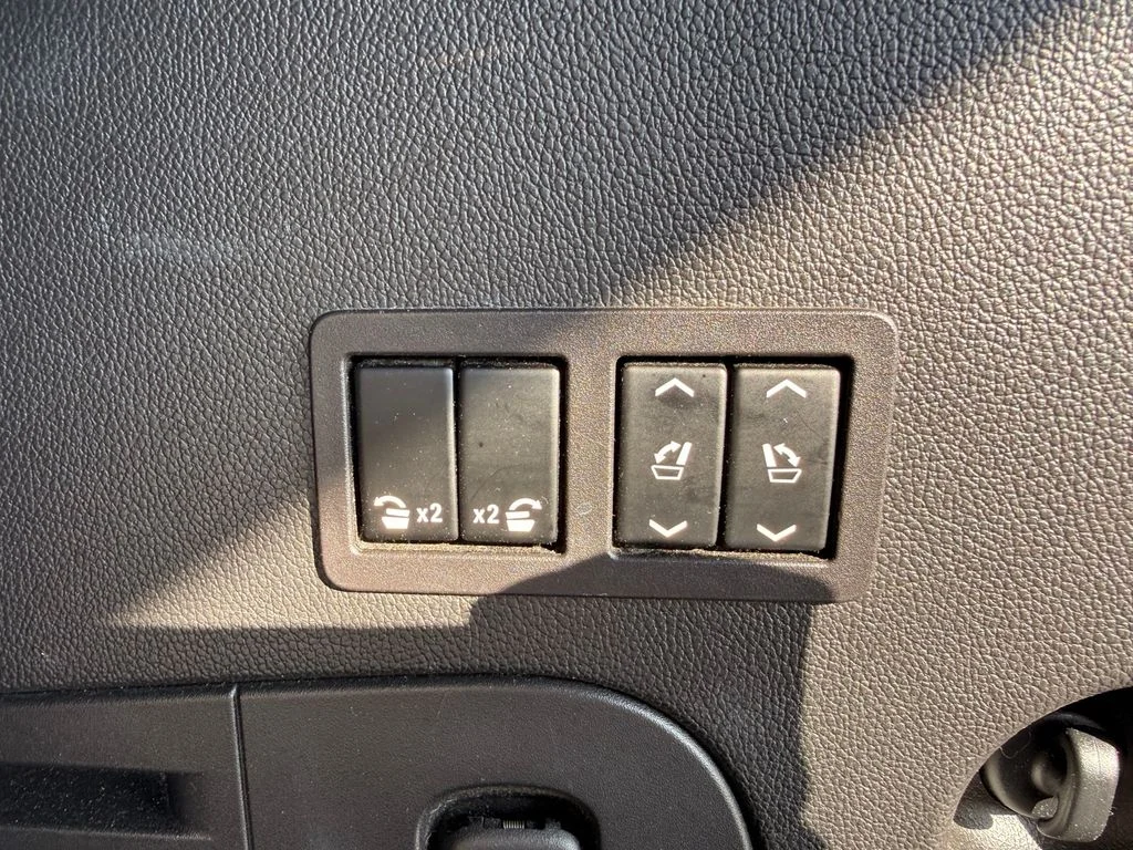 Used 2017 Iridium Metallic GMC Denali image 25