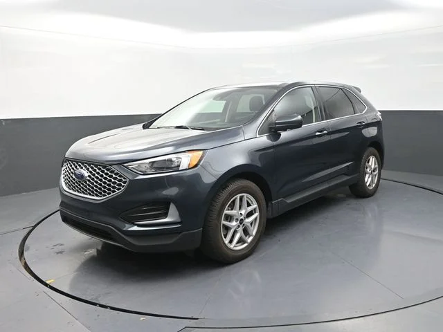 Used 2024 Blue Ford SEL image 3