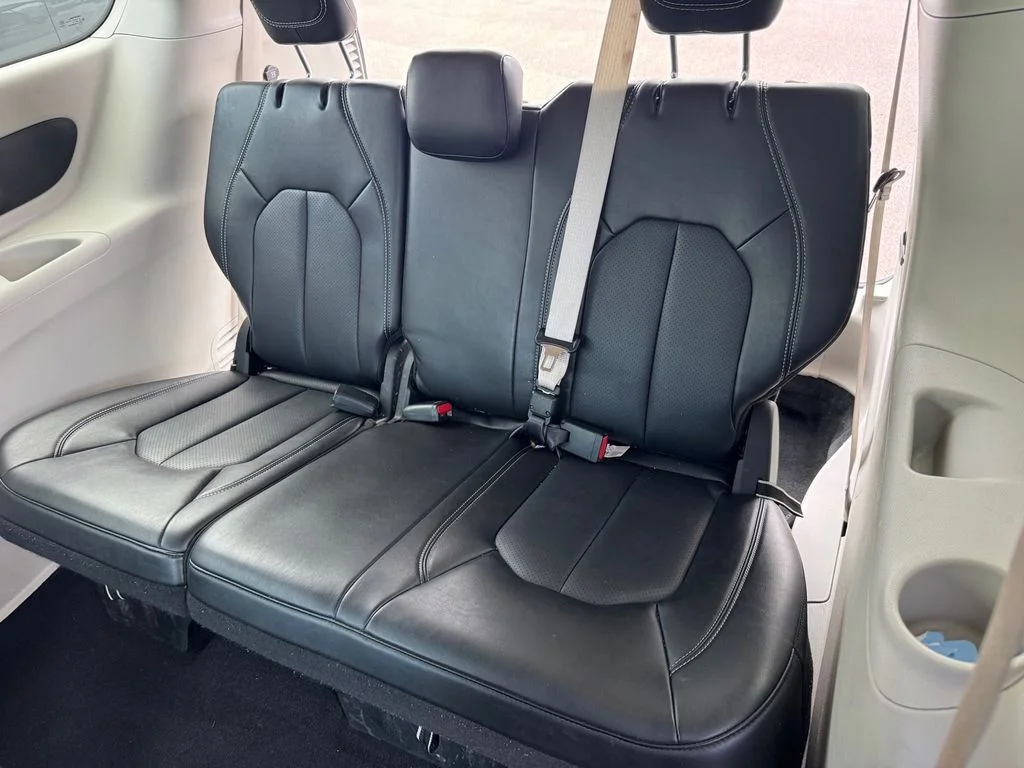 Used 2024 Black Chrysler Touring L image 14