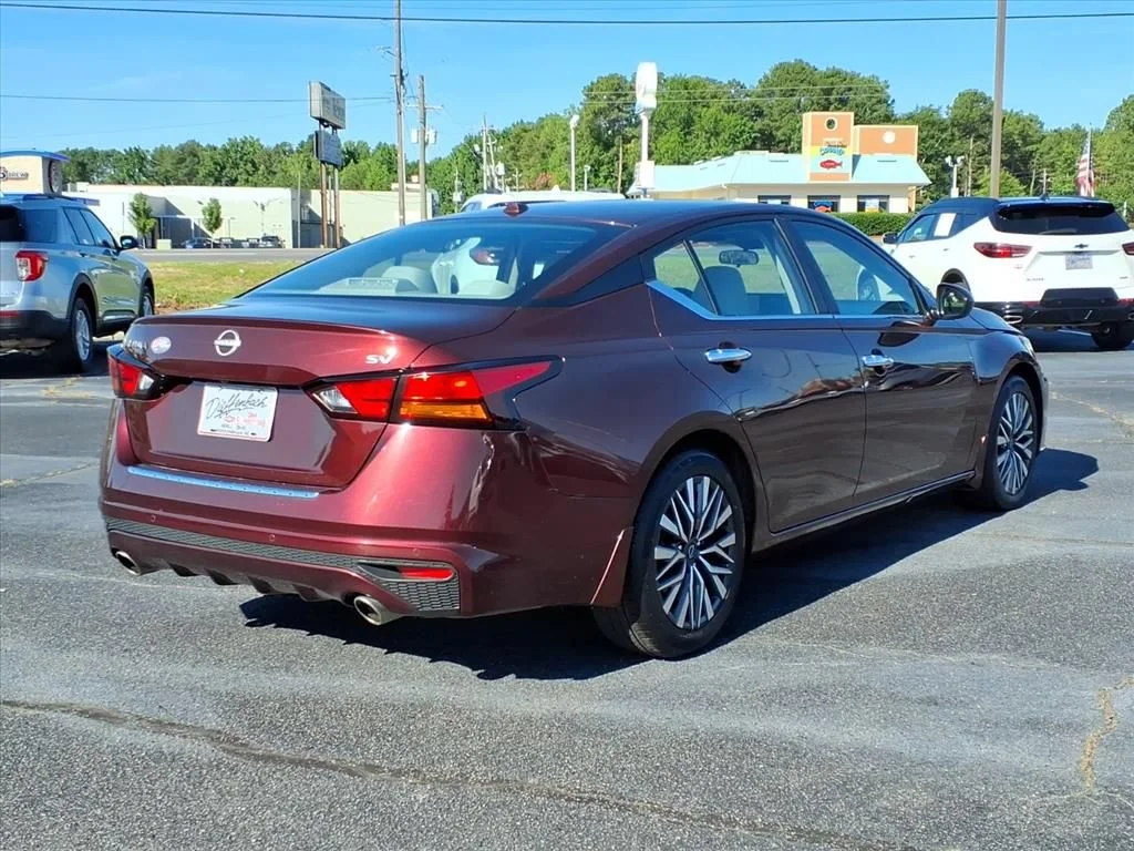 Used 2023 Red Nissan SV FWD image 18