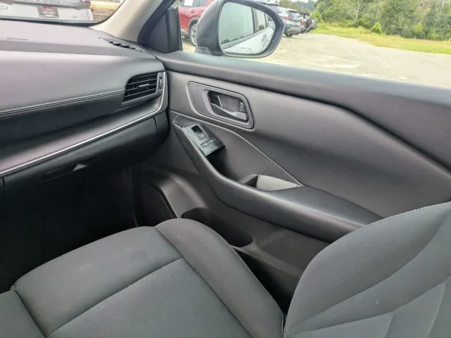 Used 2024 Silver Nissan S image 17