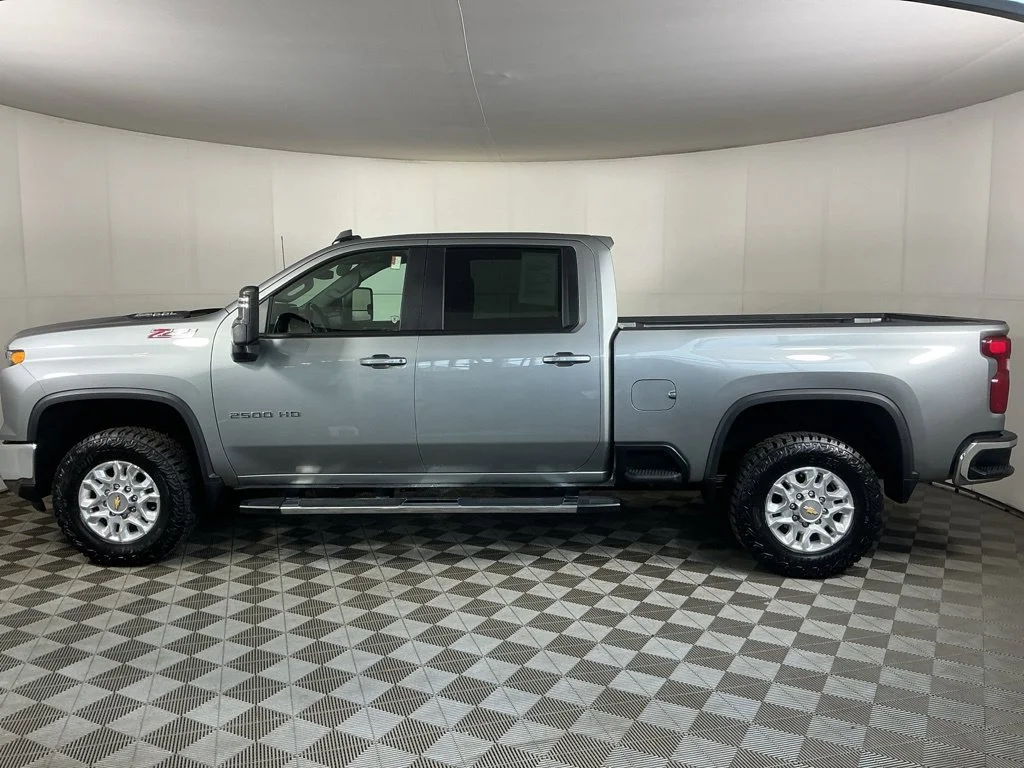 Used 2026 Sterling Gray Metallic Chevrolet LT image 6