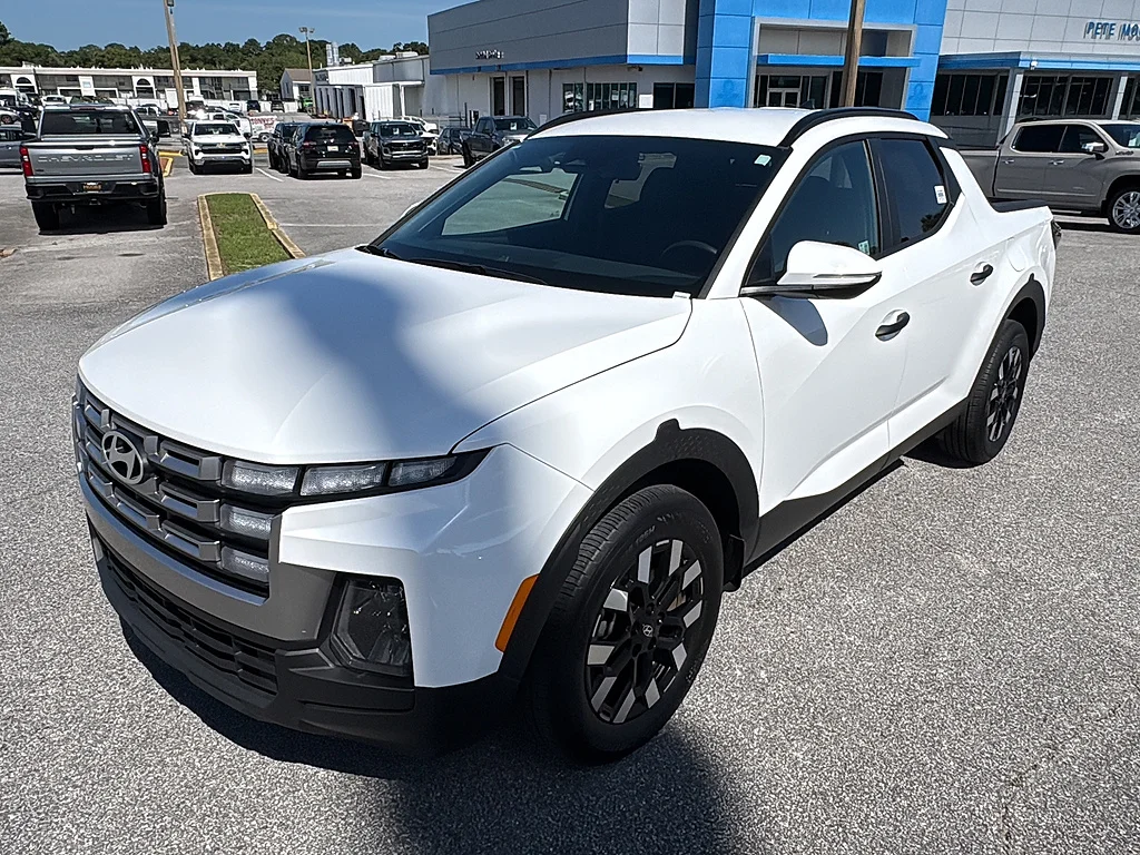 Used 2025 Atlas White Hyundai  image 2