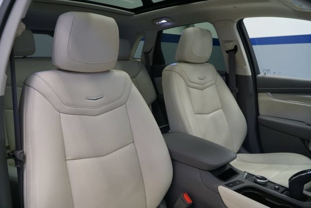 Certified Used 2023 Crystal White Tricoat Cadillac Premium Luxury image 19