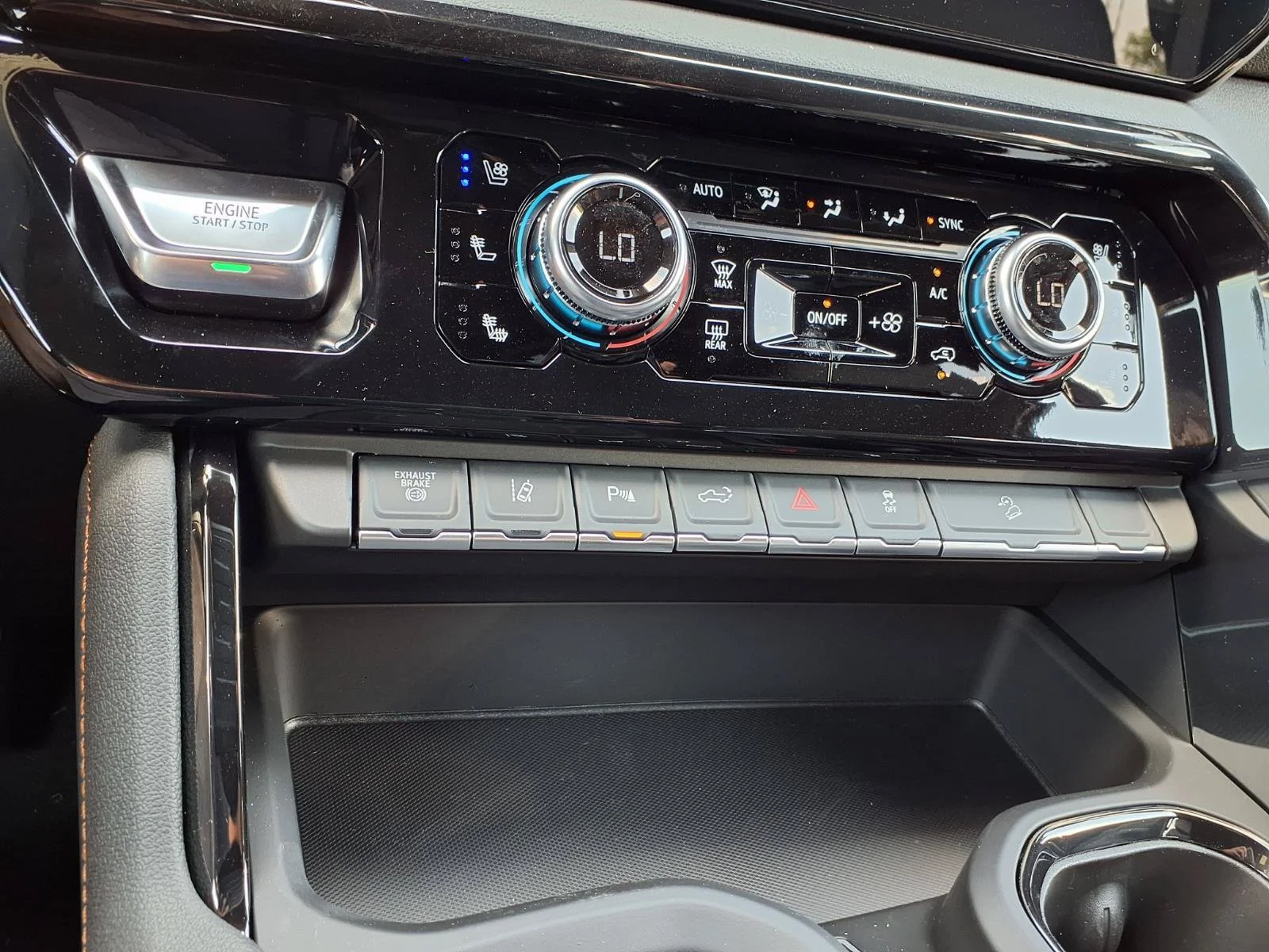2026 GMC Sierra 2500HD AT4 - Photo 6