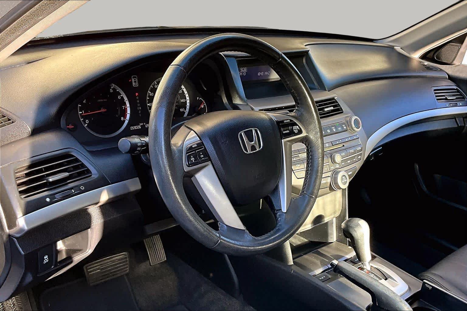 Used 2012 Alabaster Silver Metallic Honda SE image 16
