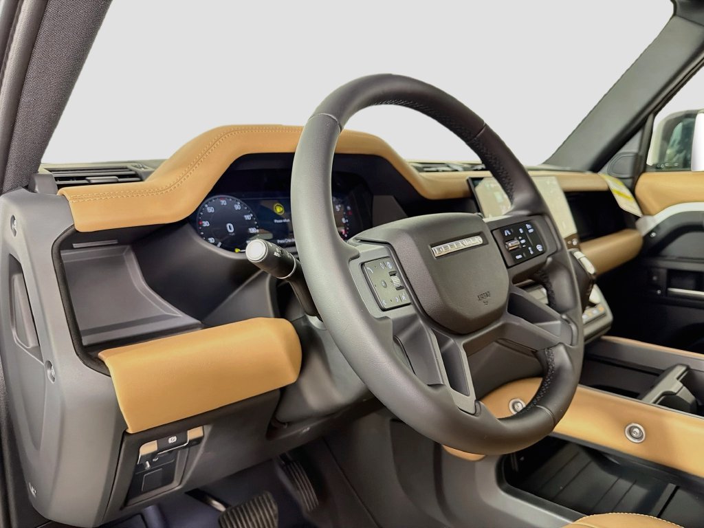 New 2026 Fuji White Land Rover X-Dynamic SE image 9