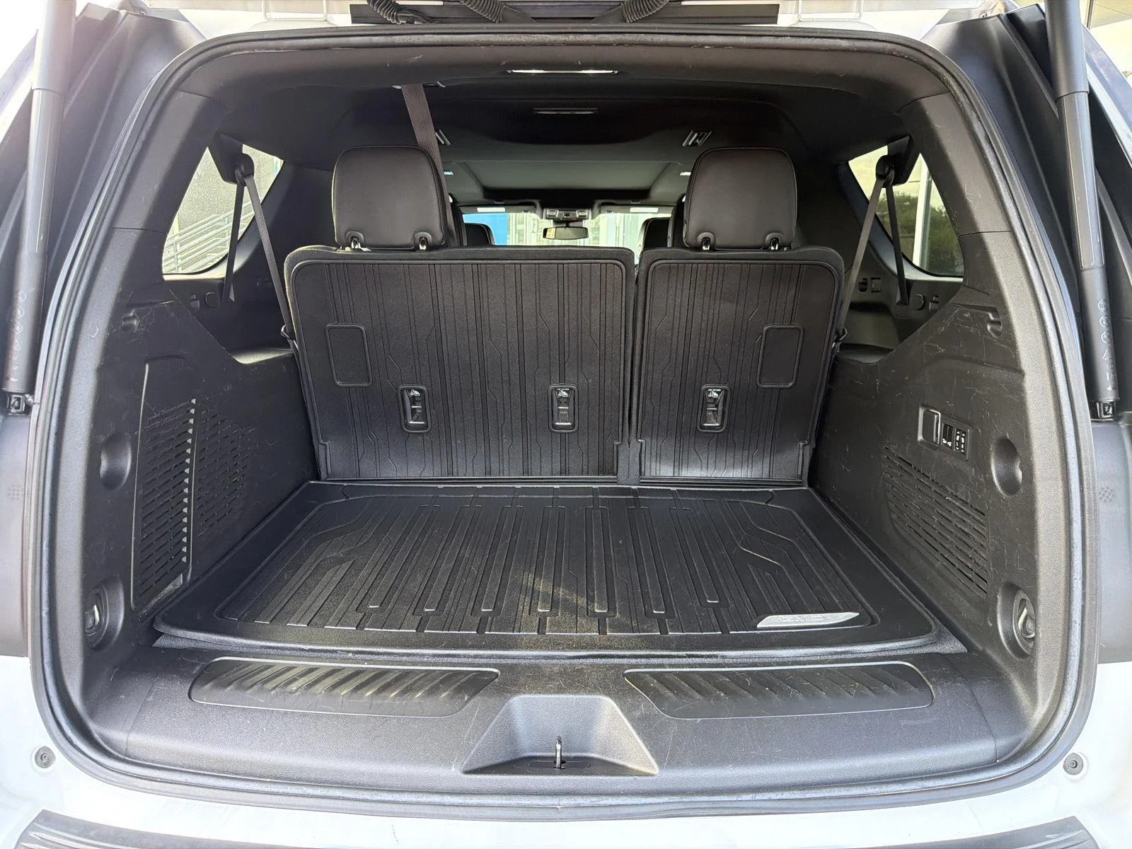 Used 2023 Summit White GMC SLT image 45
