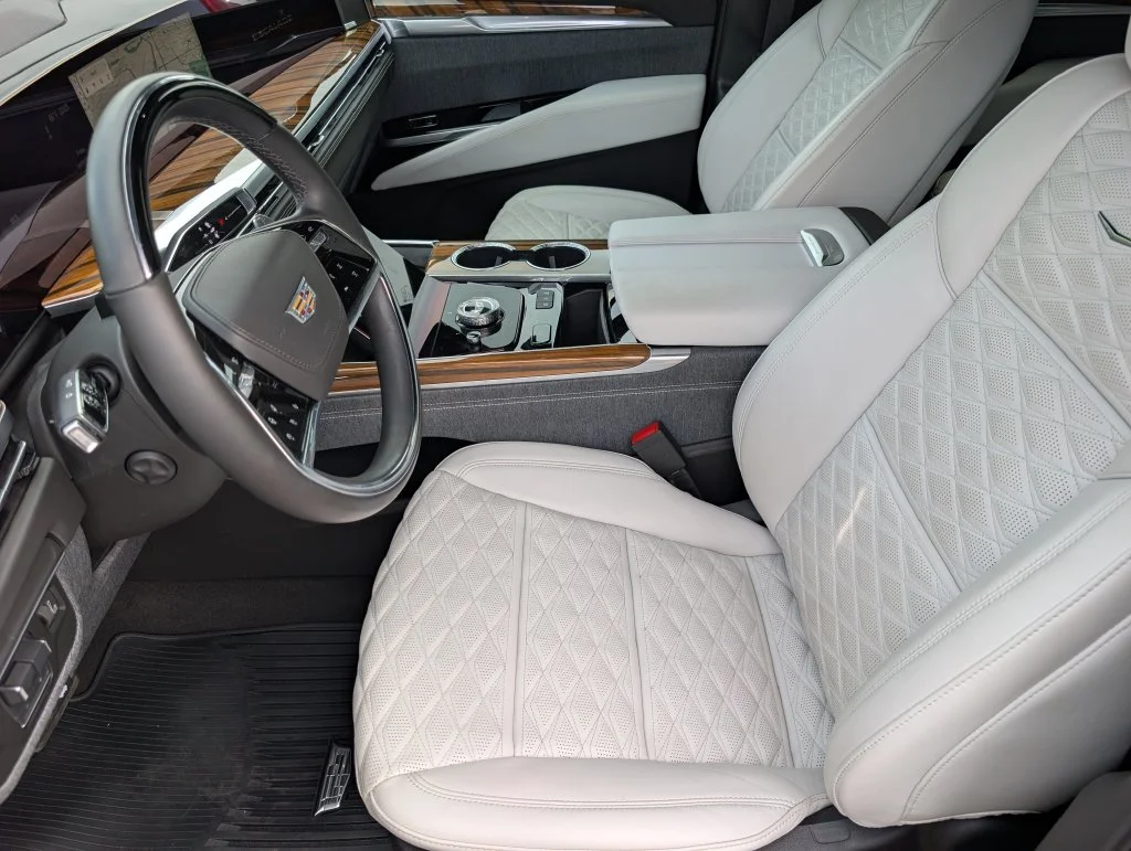 Used 2025 Silver Metallic Cadillac Sport Platinum image 12