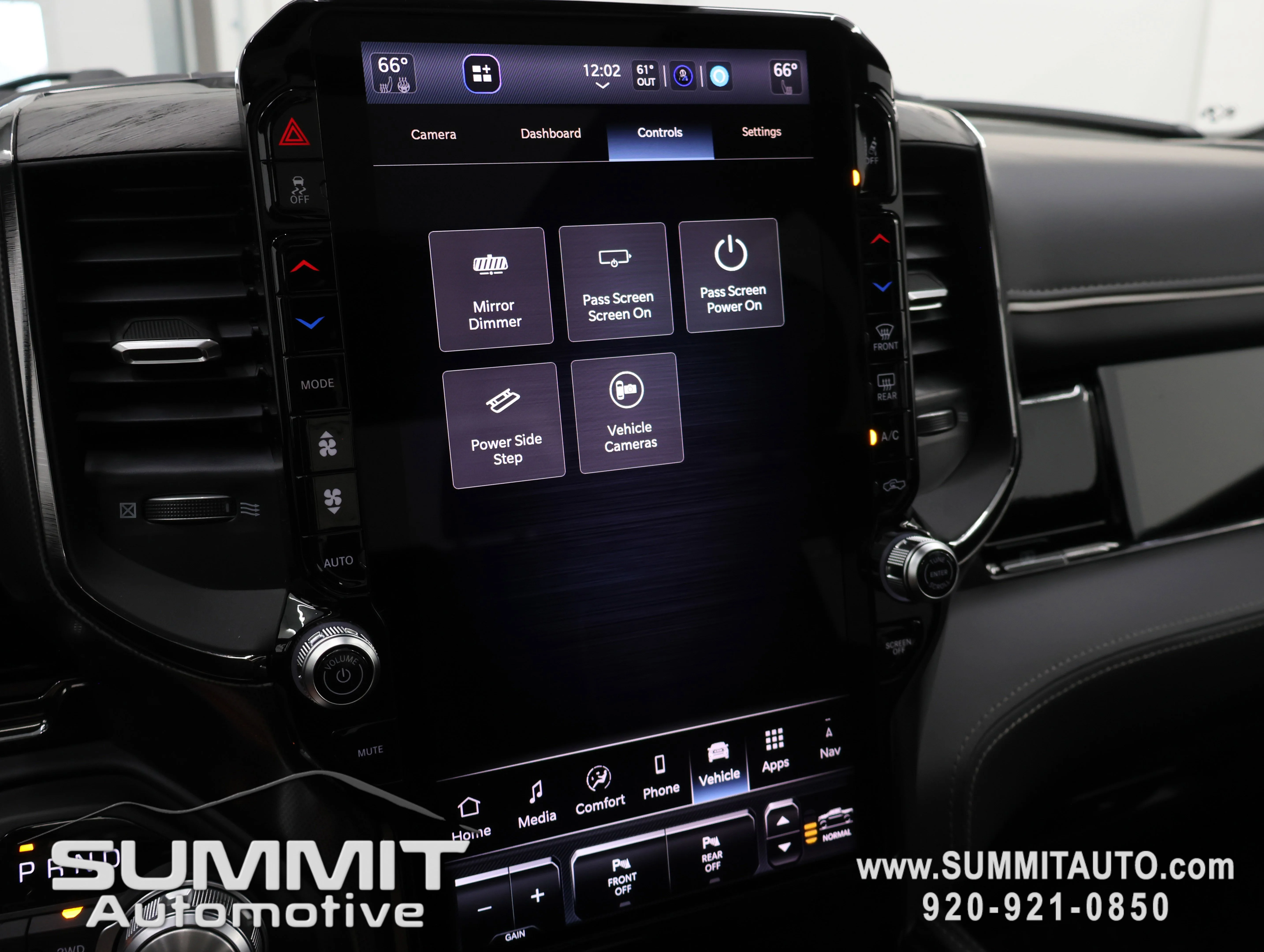 New 2026 Diamond Black Crystal Pearl-Coat Exterior Paint RAM Limited image 65
