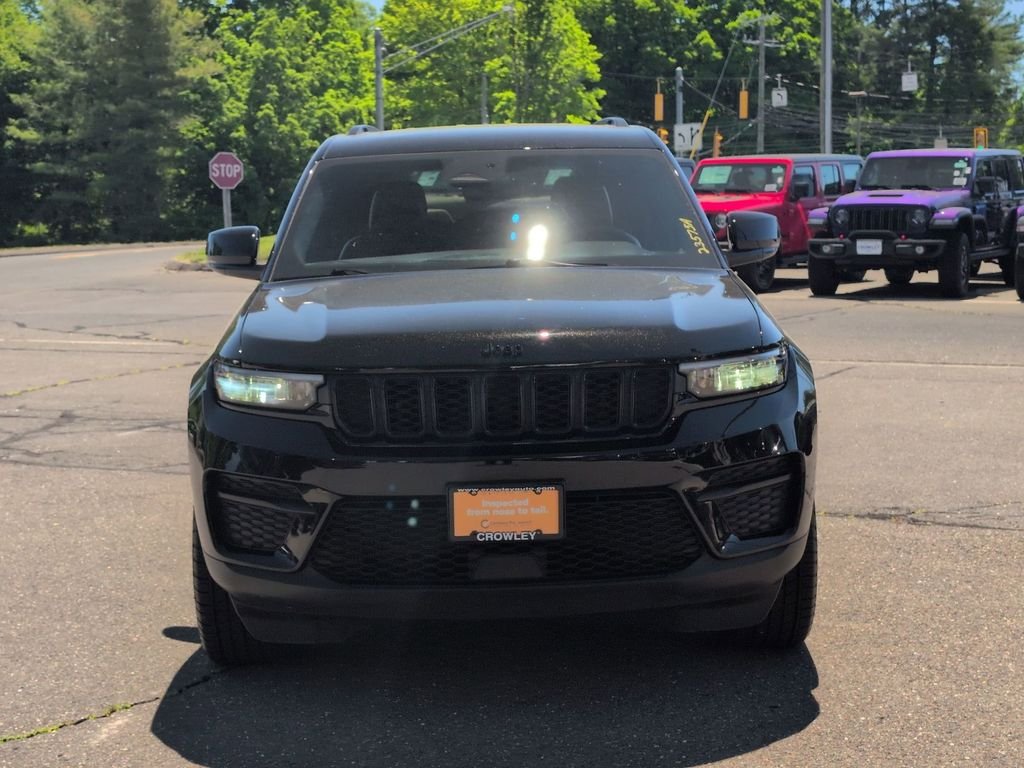 Certified Used 2023 Black Jeep Altitude X image 7