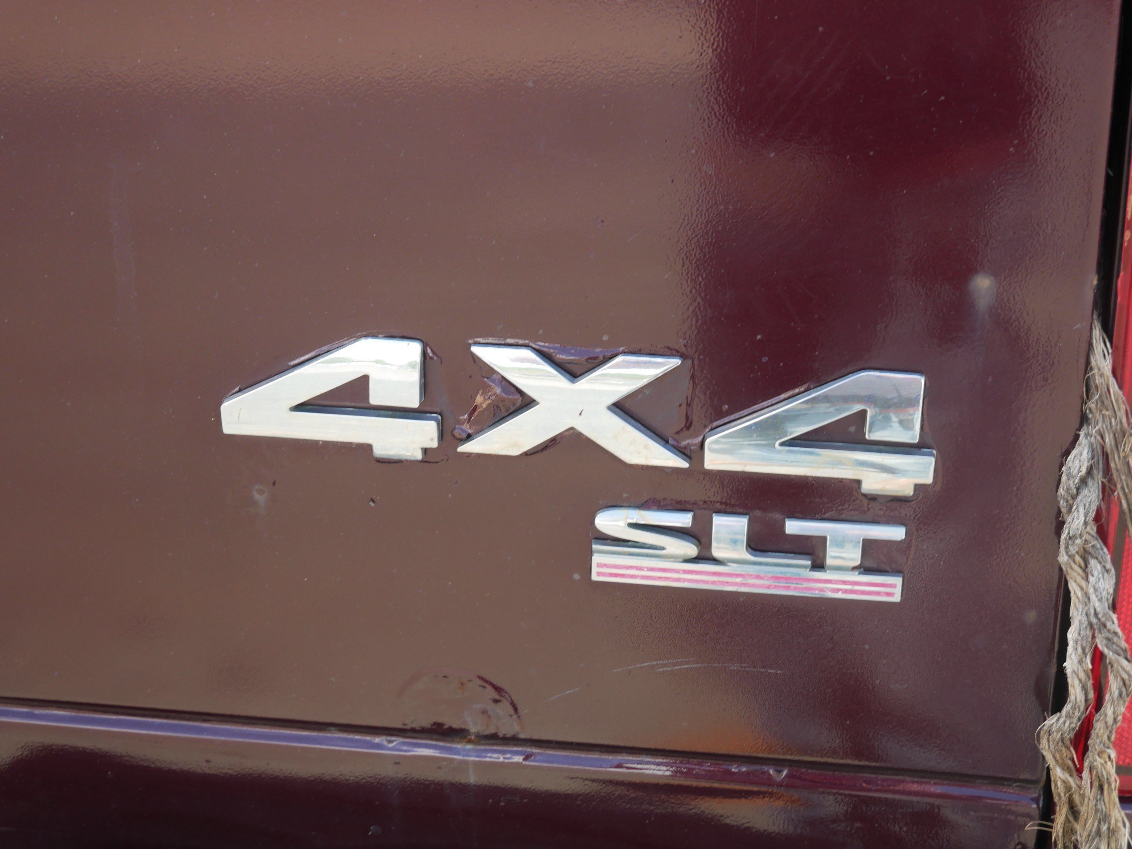 Used 2005 Red Dodge SLT image 10