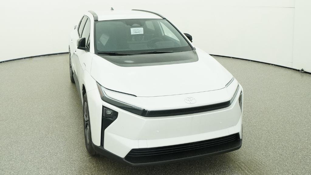 New 2026 Wind Chill Pearl Toyota XLE image 20