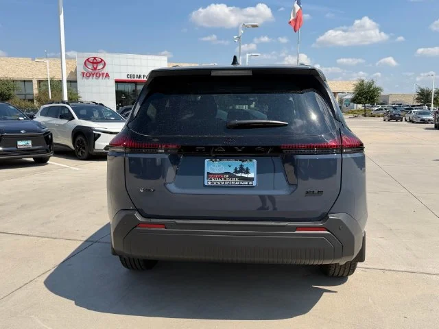 New 2026 Cloud Toyota XLE Premium image 5