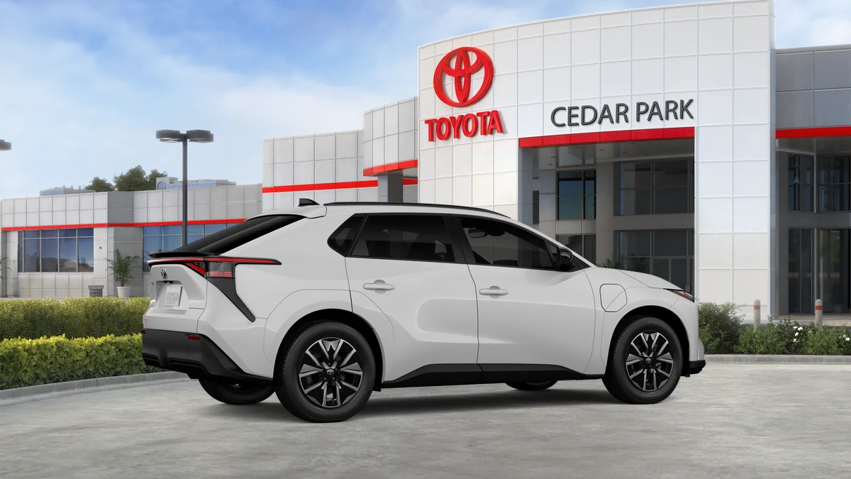 New 2026 Wind Chill Pearl Toyota XLE image 32