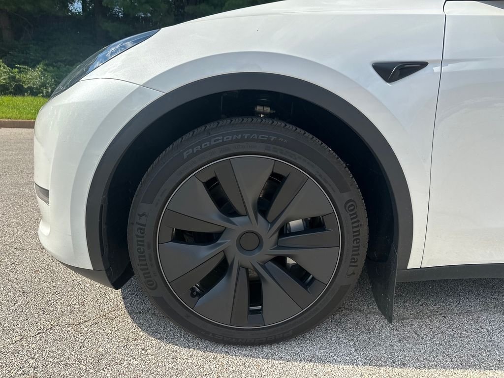 Used 2025  Tesla Long Range image 10