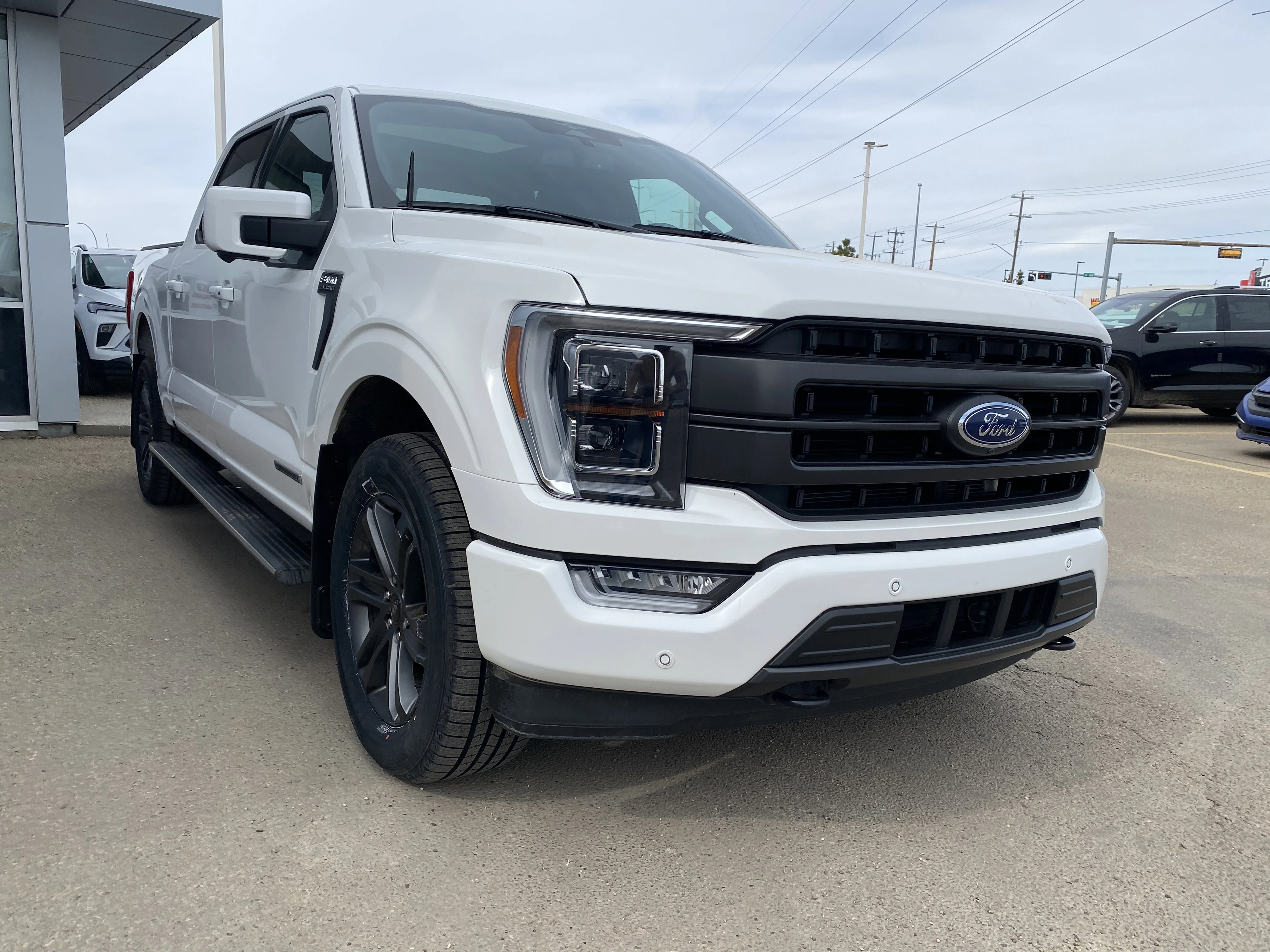 Used 2023 White Ford LARIAT * PANORAMIC SUNROOF * 360 CAMERA * image 6