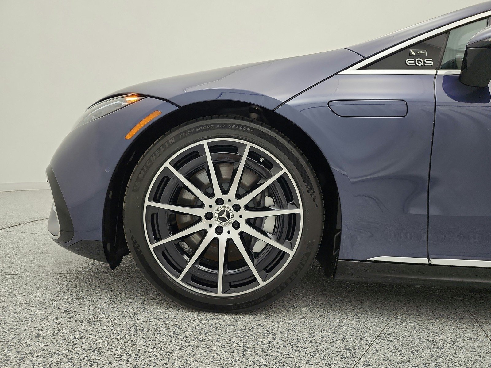 Used 2023 Twilight Blue Metallic Mercedes-Benz EQS 580 4MATIC® Sedan image 17