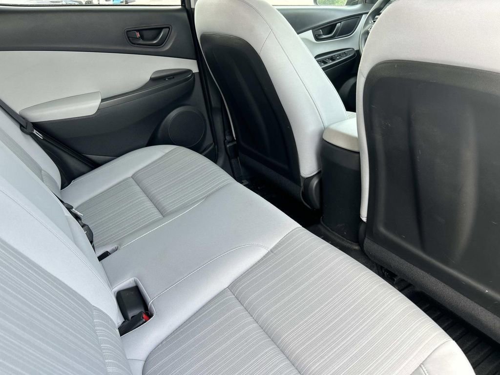 Used 2022 Ultra Black Hyundai SEL image 20