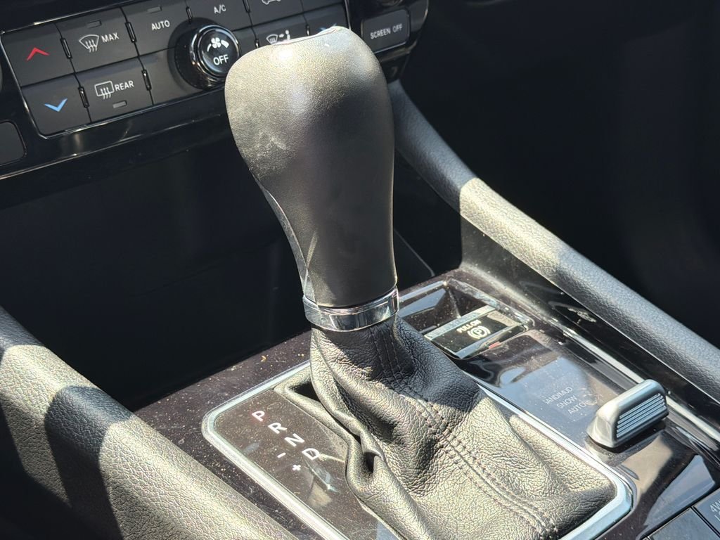 Used 2025 Silver Jeep Limited image 30