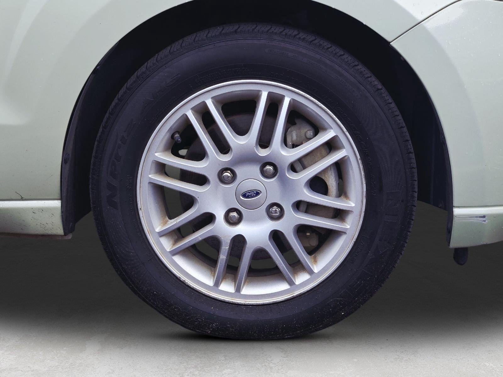 Used 2010  Ford SE image 31