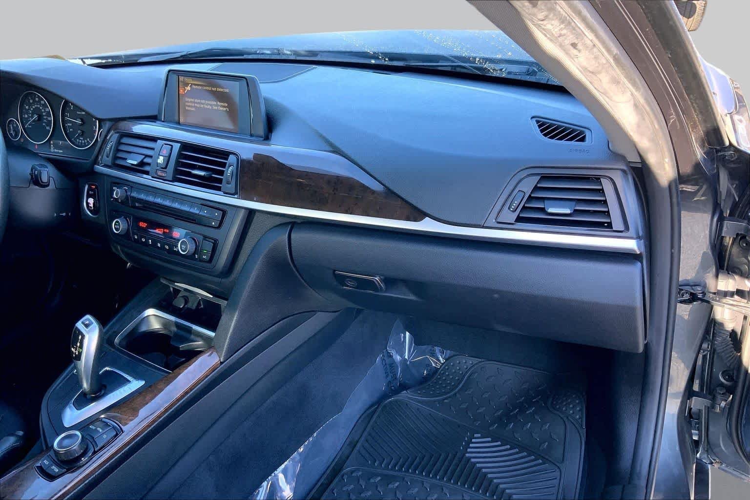 Used 2015 Black Sapphire Metallic BMW 320i image 19