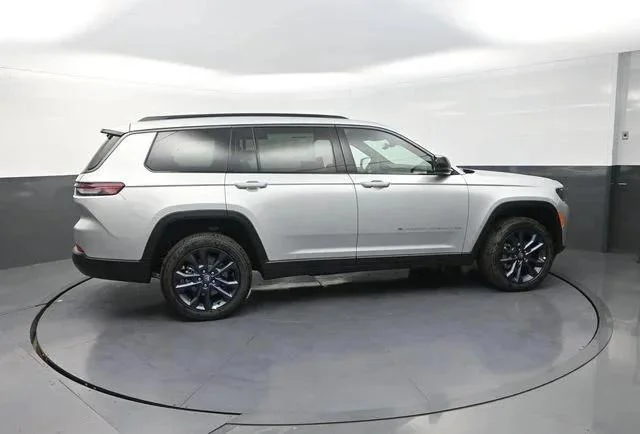 New 2026 Silver Zynith Jeep 85th Anniversary Edition image 10
