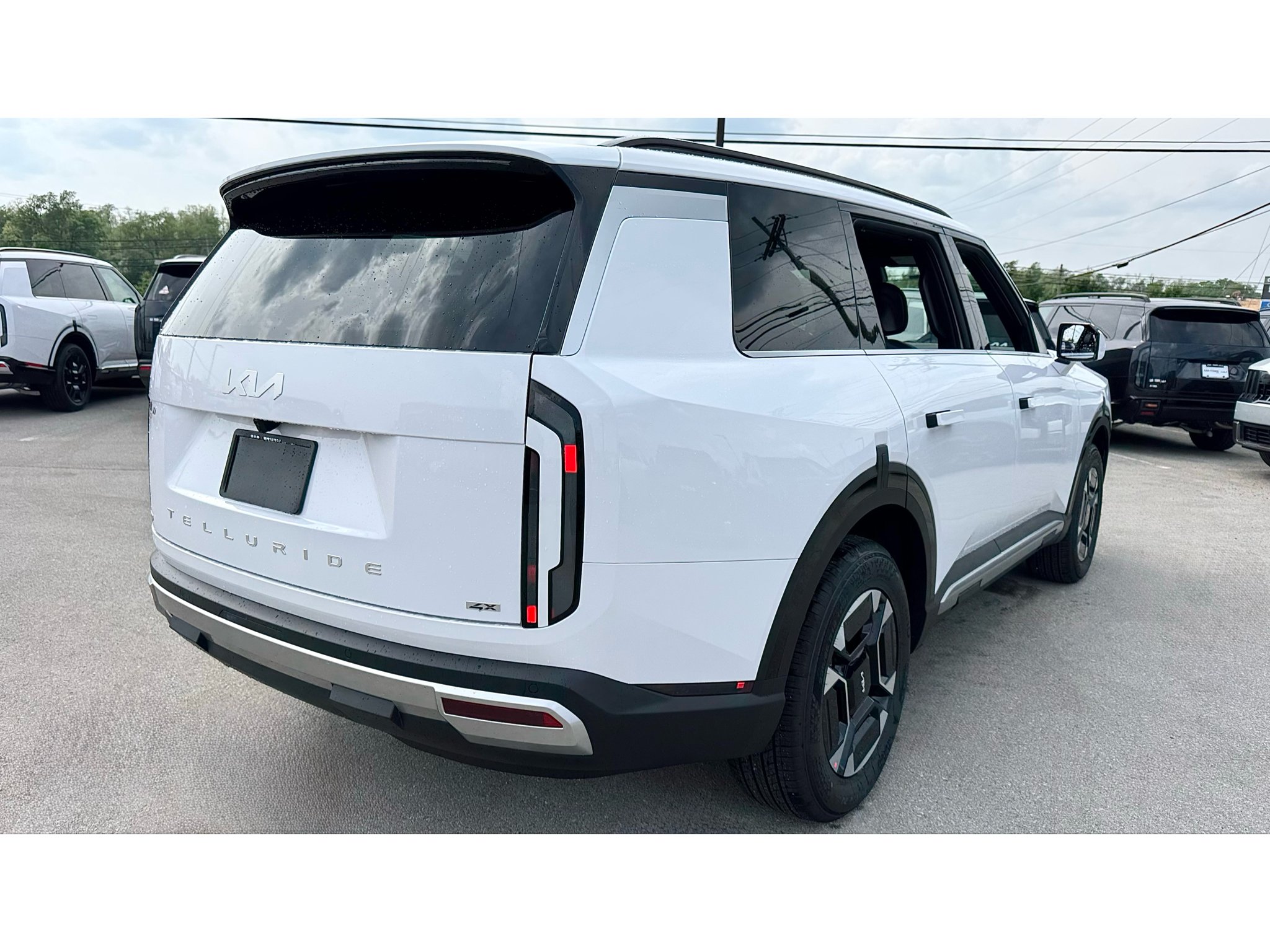 New 2027 Glacial White Pearl Kia EX image 4