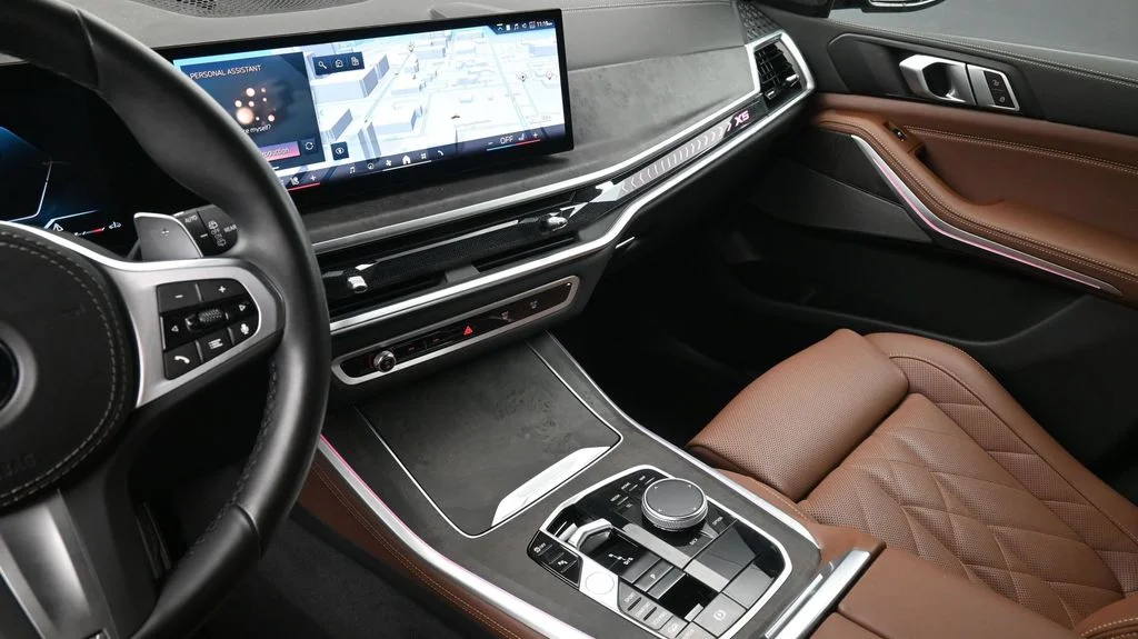 Used 2024 Black BMW xDrive40i image 8