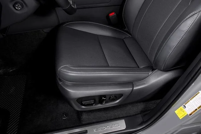 Used 2025 Incognito Lexus 550 Premium+ image 19