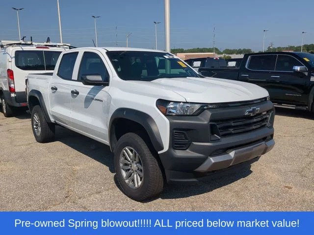 Used 2025 White Chevrolet Trail Boss image 7