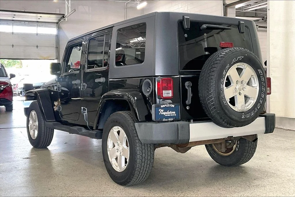 Used 2008 Black Jeep Unlimited Sahara image 10