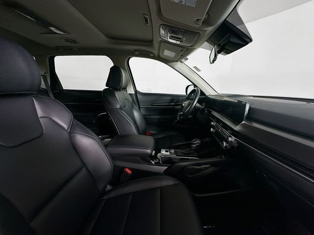 Used 2025 Silver Kia S image 27