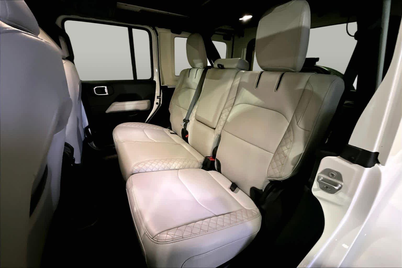 Used 2022 Bright White Clearcoat Jeep Unlimited Sahara High Altitude image 19
