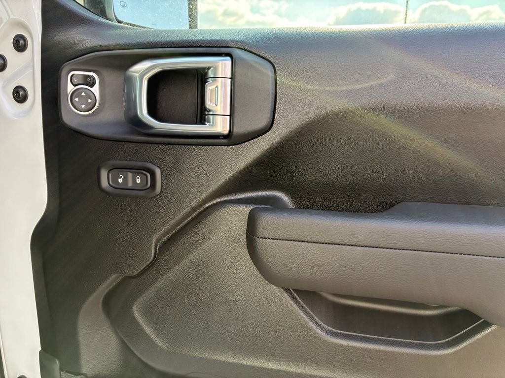 New 2026 White Jeep Sport RHD image 9