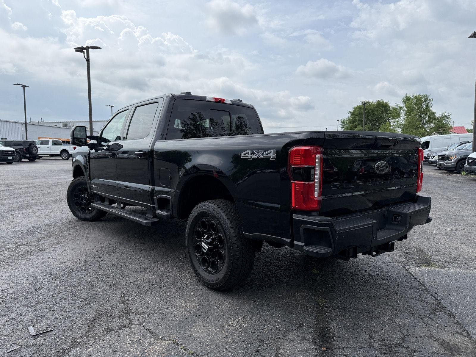 Used 2026 Agate Black Metallic Ford LARIAT image 3