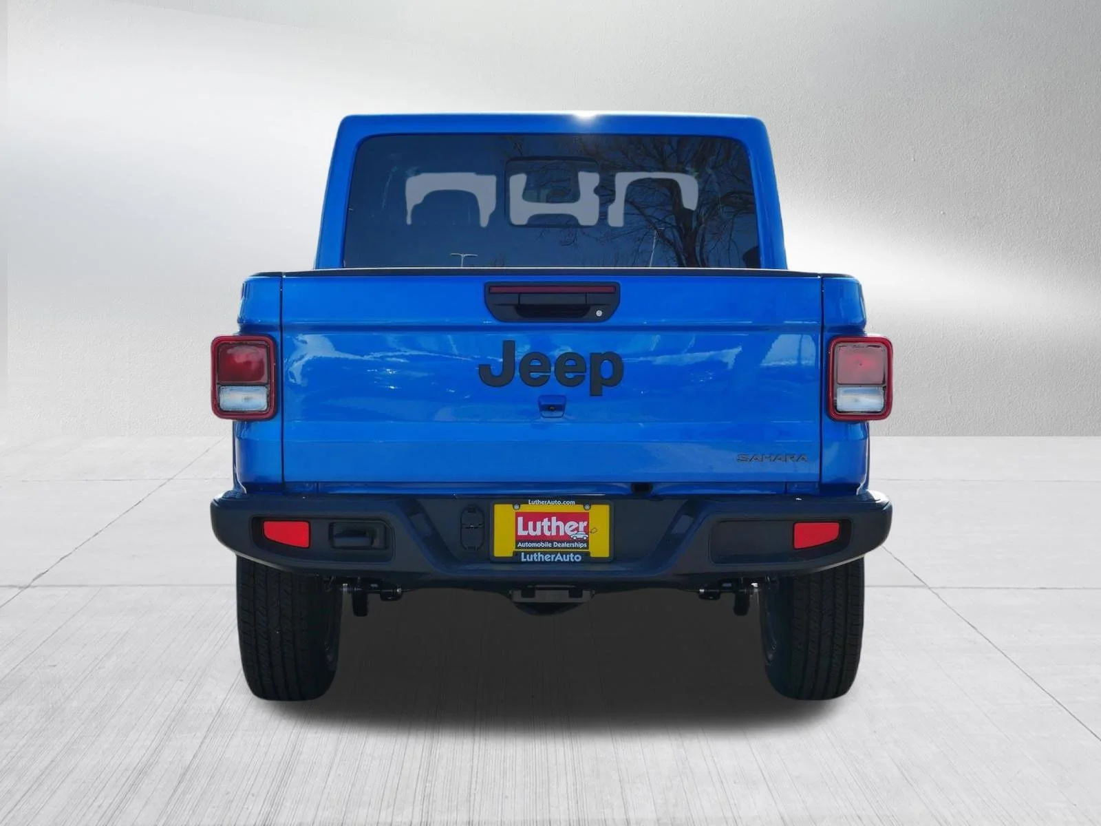 New 2026 Hydro Blue Pearl-Coat Exterior Paint Jeep Sahara image 6