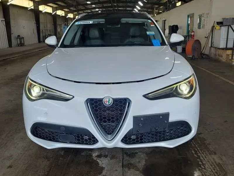 Used 2019 White Alfa Romeo Ti image 7