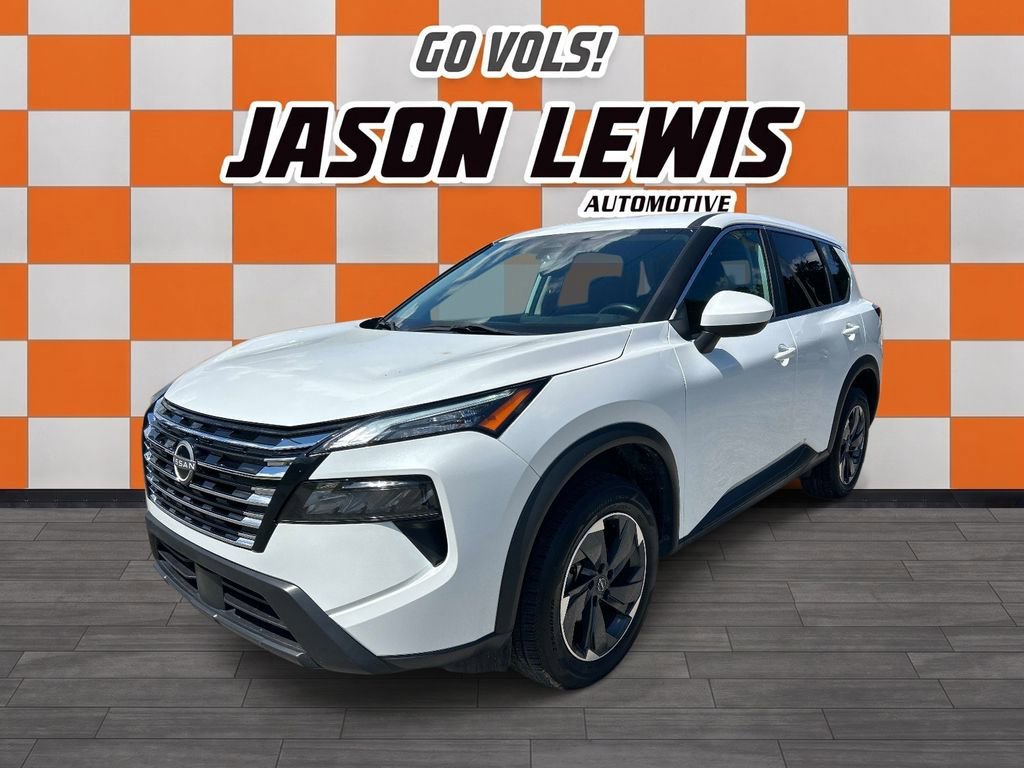 Used 2024 Everest White Pea Nissan SV image 8