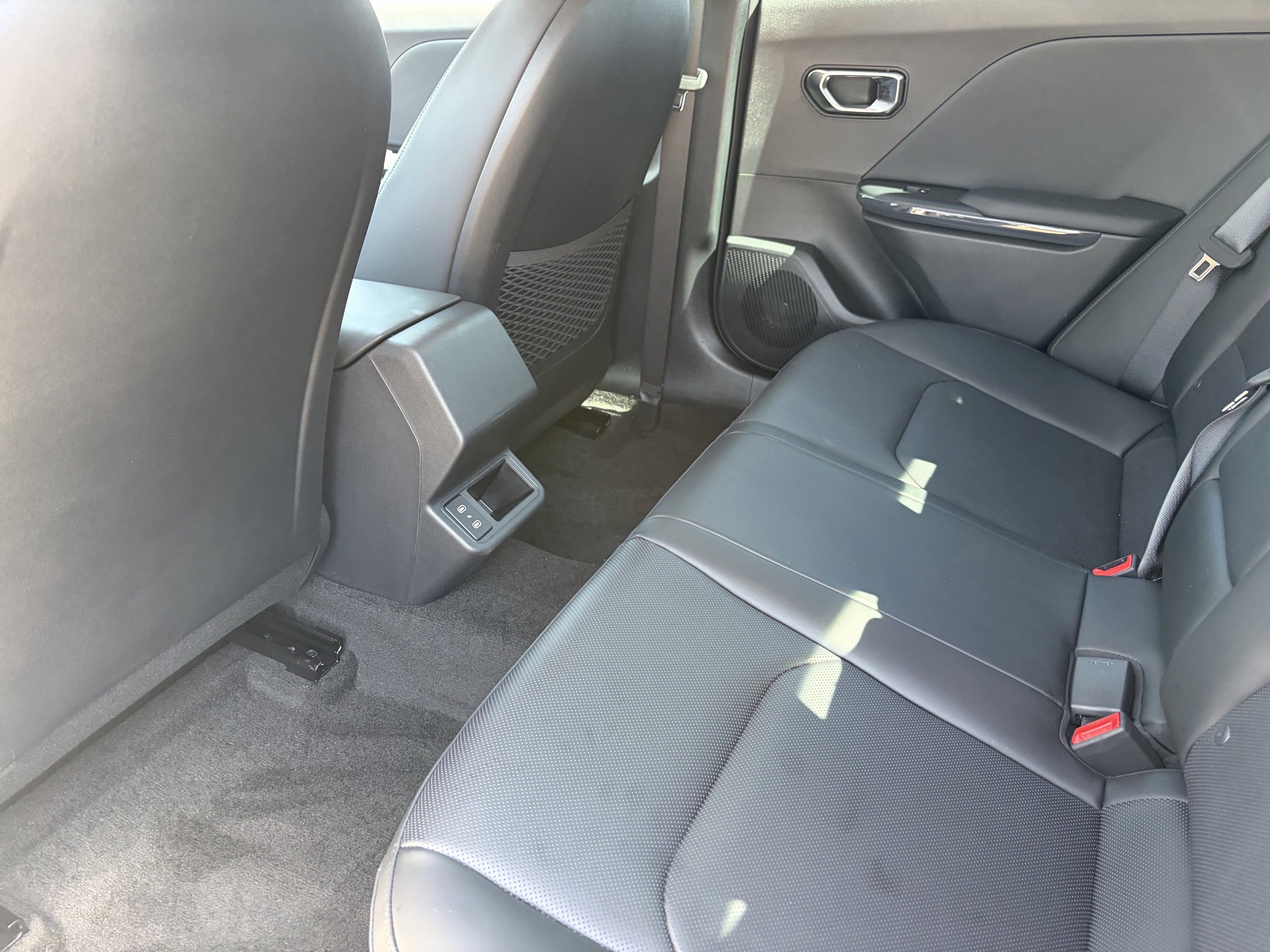 New 2026 Snow White Pearl Kia EX image 15