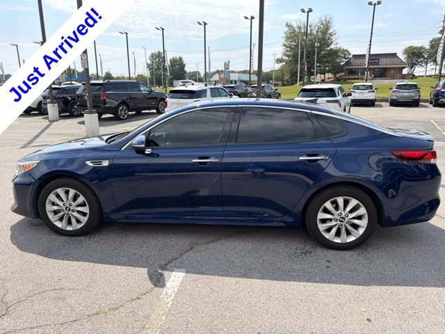Used 2018 Blue Kia S image 6