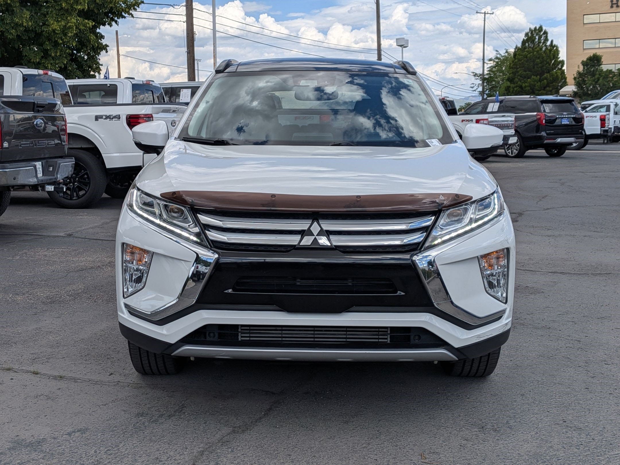 Used 2019 White Mitsubishi SE image 9
